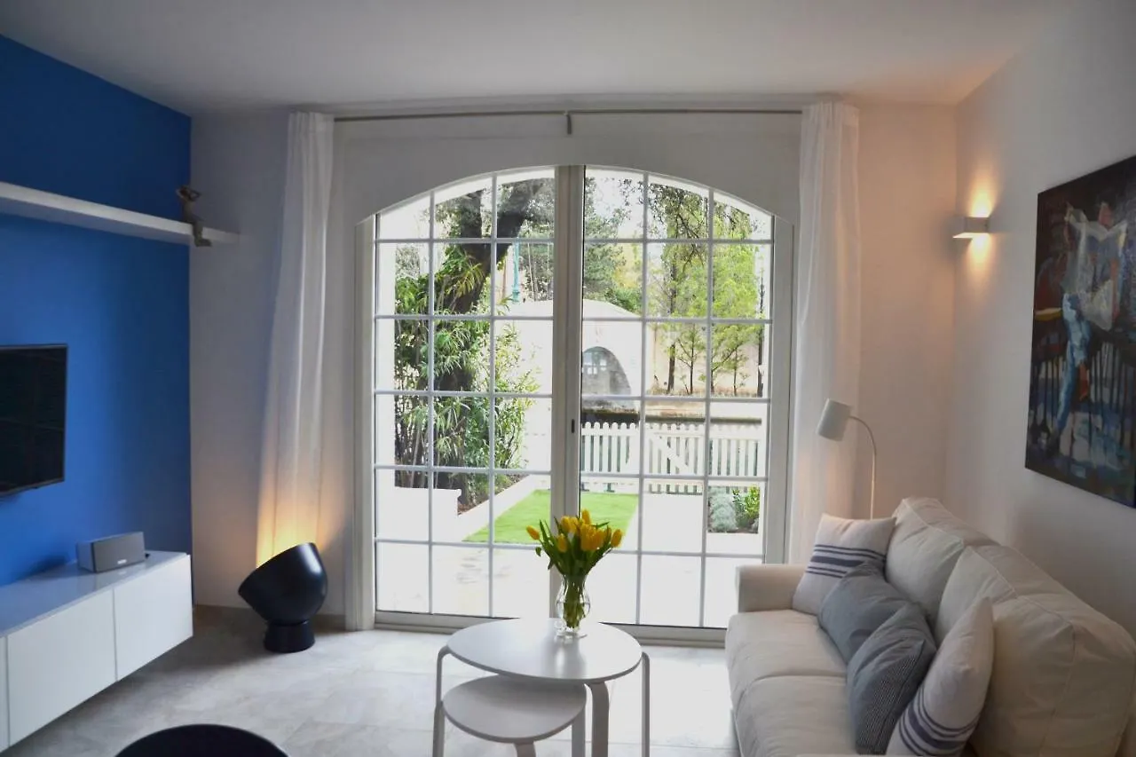 גרימו Maison D'Azur 0*,