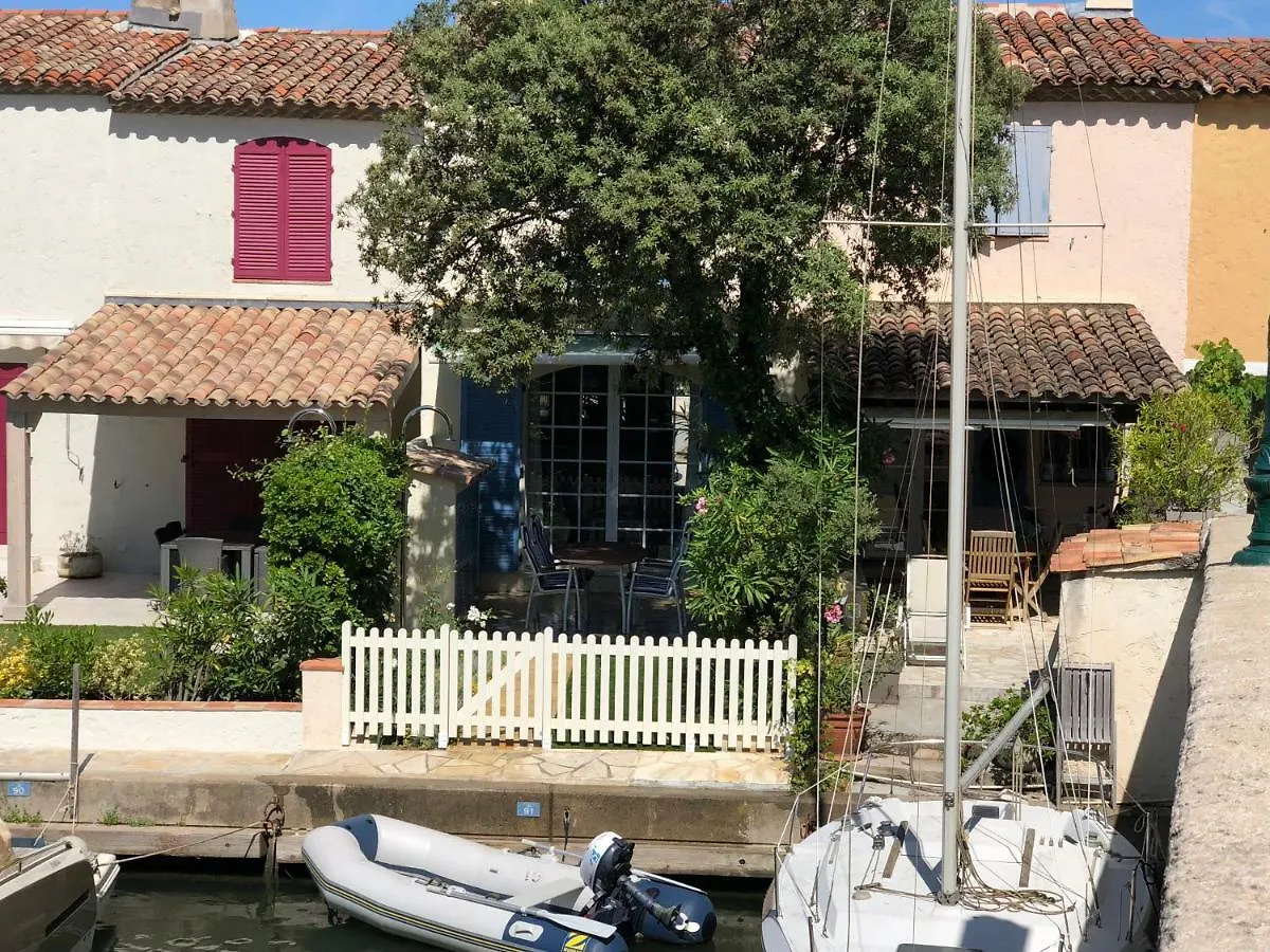 גרימו Maison D'Azur 0*,